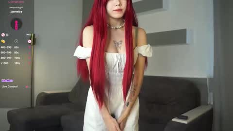 Mia online show from September 11, 9:42 am