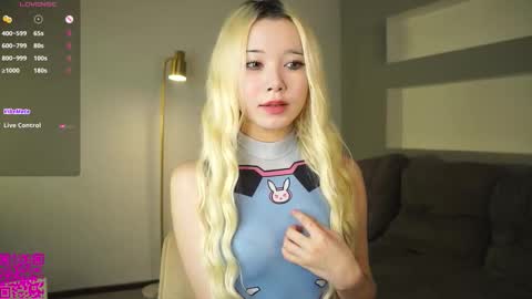 Mia online show from September 25, 8:18 am