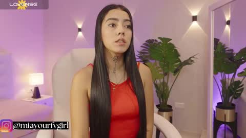 Mia Gomez online show from October 16, 1:45 pm