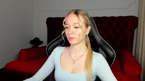 Mia online show from September 29, 5:18 pm