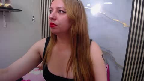 miah_princess online show from February 8, 3:43 am