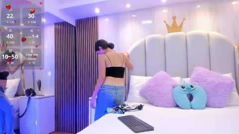 Snapshot of miah_skinny chatting on May 23, 11:47 am Mia online show from May 23, 11:47 am