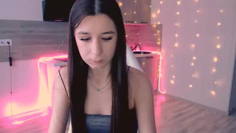 miaharrington online show from February 17, 12:45 pm