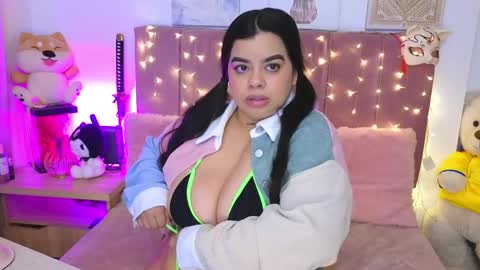Snapshot of miahjoness chatting on June 10, 12:11 am Miah Joness online show from June 10, 12:11 am