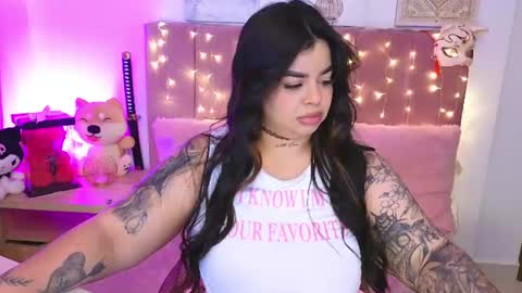 Snapshot of miahjoness chatting on June 24, 10:42 pm Miah Joness online show from June 24, 10:42 pm