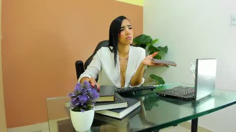 Snapshot of miakarsson chatting on July 31, 8:41 pm Mia online show from July 31, 8:41 pm