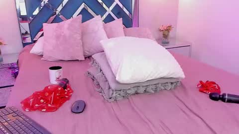 Mia Khalifa online show from February 24, 2:37 pm