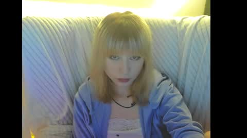 Snapshot of miakimiko chatting on June 3, 1:19 am miakimiko online show from June 3, 1:19 am