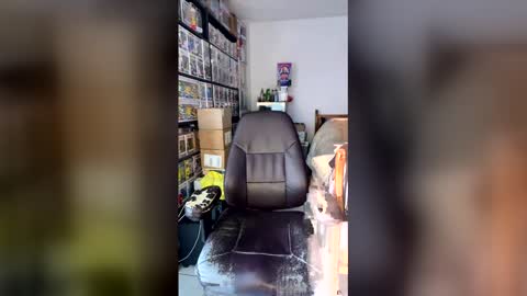 Mark online show from April 15, 6:48 pm