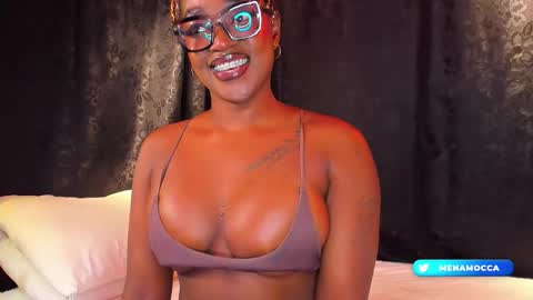 Mia online show from December 18, 12:38 am