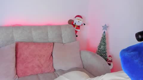 miakris1 online show from December 19, 2:56 am