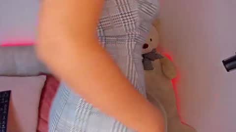 miakris1 online show from February 21, 3:23 am