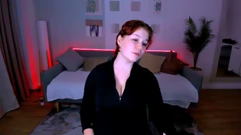Snapshot of mialacrice chatting on June 18, 6:45 pm mialacrice online show from June 18, 6:45 pm