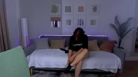 Snapshot of mialacrice chatting on June 21, 7:27 pm mialacrice online show from June 21, 7:27 pm