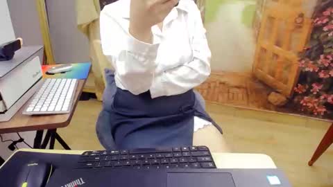 Snapshot of mialala205221 chatting on October 17, 3:25 pm Mia online show from October 17, 3:25 pm