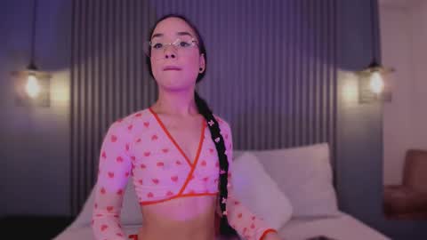 Snapshot of mialarouse chatting on February 23, 8:39 pm Mia Larouse online show from February 23, 8:39 pm