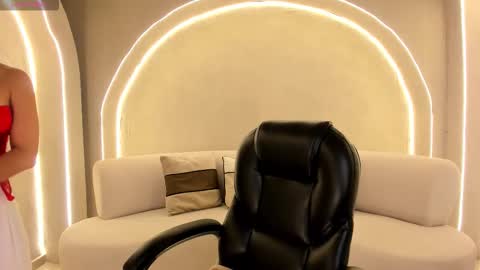 Call me Mia  online show from February 2, 7:01 pm