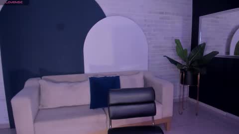 Call me Mia  online show from March 13, 7:42 pm