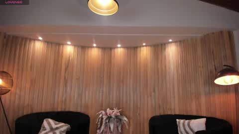 Snapshot of mialaurence_ chatting on June 3, 7:08 pm Call me Mia online show from June 3, 7:08 pm