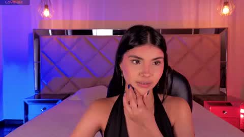 Snapshot of mialaurence_ chatting on July 11, 6:54 pm Call me Mia online show from July 11, 6:54 pm