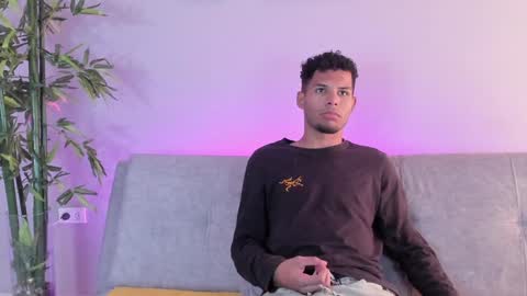 Mia online show from February 3, 6:49 pm