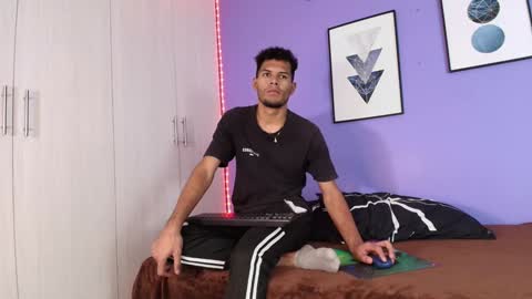 Mia online show from February 7, 6:56 pm