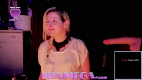 Mia online show from April 7, 11:48 pm