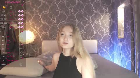 Snapshot of miamiameow chatting on October 20, 5:24 pm Mia online show from October 20, 5:24 pm