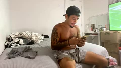 miamiclos1 online show from October 24, 11:23 pm