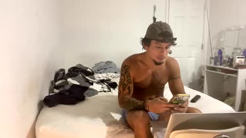 miamiclos1 online show from February 6, 2:05 am