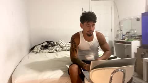 miamiclos1 online show from March 13, 3:02 am