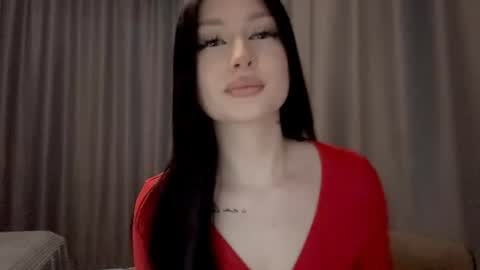 Mia online show from June 16, 3:36 pm