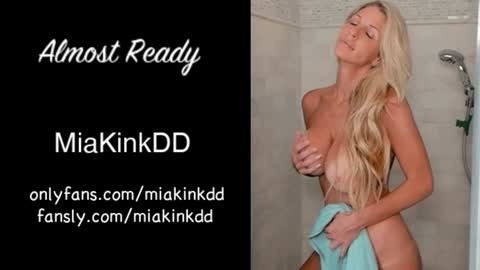 Mia online show from November 13, 3:27 am