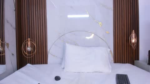 Mia  online show from January 13, 2:53 pm