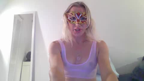 miamitransgirl305 online show from April 26, 12:30 am