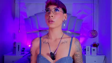 Mia Morgann online show from September 15, 4:01 am