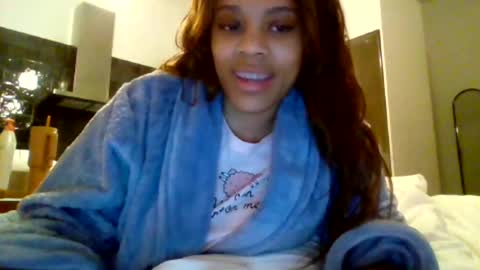 Snapshot of miamuffin8 chatting on February 2, 4:15 am MiaMuffn online show from February 2, 4:15 am