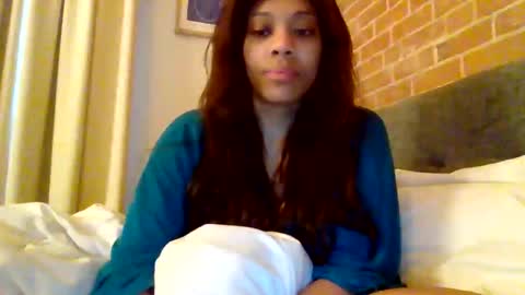 Snapshot of miamuffin8 chatting on May 3, 12:22 pm MiaMuffn online show from May 3, 12:22 pm