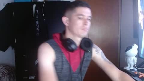 Snapshot of miaou_miaou chatting on February 17, 3:15 am miaou_miaou online show from February 17, 3:15 am