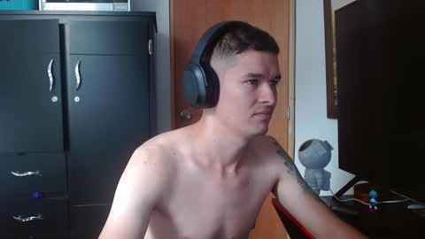 Snapshot of miaou_miaou chatting on February 18, 1:44 pm miaou_miaou online show from February 18, 1:44 pm