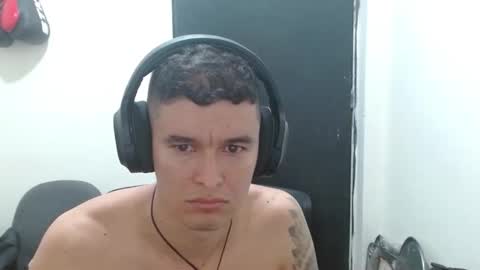 Snapshot of miaou_miaou chatting on November 16, 11:32 pm miaou_miaou online show from November 16, 11:32 pm