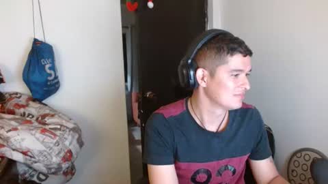 miaou_miaou online show from May 12, 12:41 am