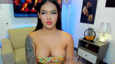 Snapshot of miapasita chatting on December 14, 9:18 am Mia online show from December 14, 9:18 am