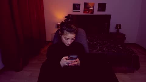 Mia online show from January 25, 9:35 pm