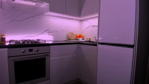 Mia online show from February 21, 7:26 pm