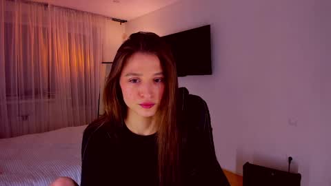 Mia online show from April 16, 7:36 pm