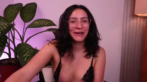 Snapshot of miaportman chatting on June 16, 10:07 am MIAPORTMANN online show from June 16, 10:07 am