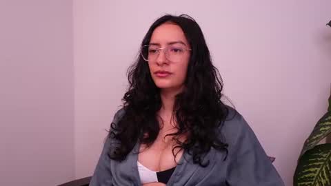 Snapshot of miaportman chatting on July 12, 8:27 am MIAPORTMANN online show from July 12, 8:27 am