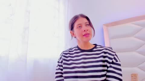 Snapshot of miaqueen021 chatting on January 24, 3:24 pm Sweetie Mia online show from January 24, 3:24 pm