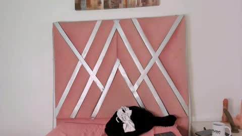 Snapshot of miaquevedo chatting on February 24, 12:03 pm Mia Quevedo online show from February 24, 12:03 pm